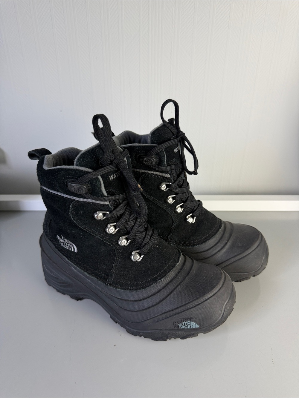 The North Face Kids Black Lace-Up Waterproof Snow Boots size 2